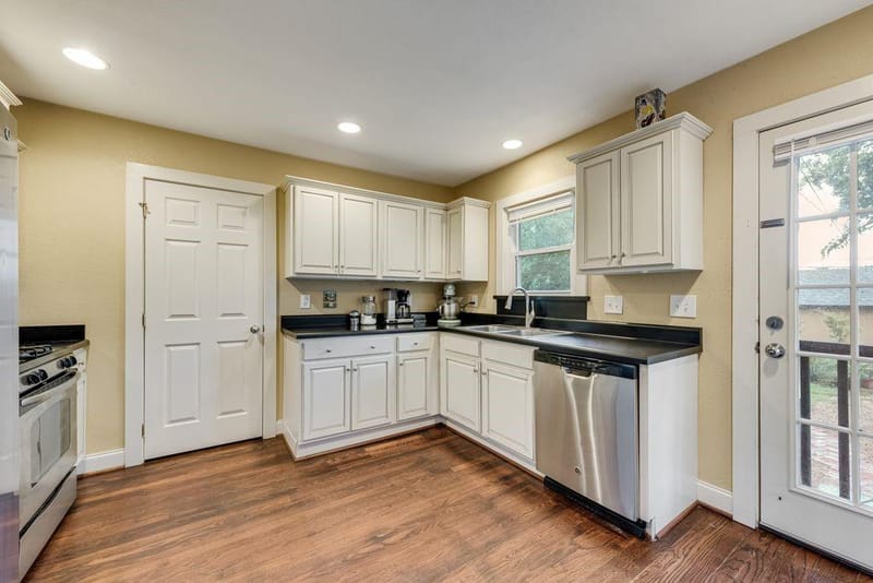 2502 BURLINGTON Boulevard, Dallas TX 75211 - Photo 8