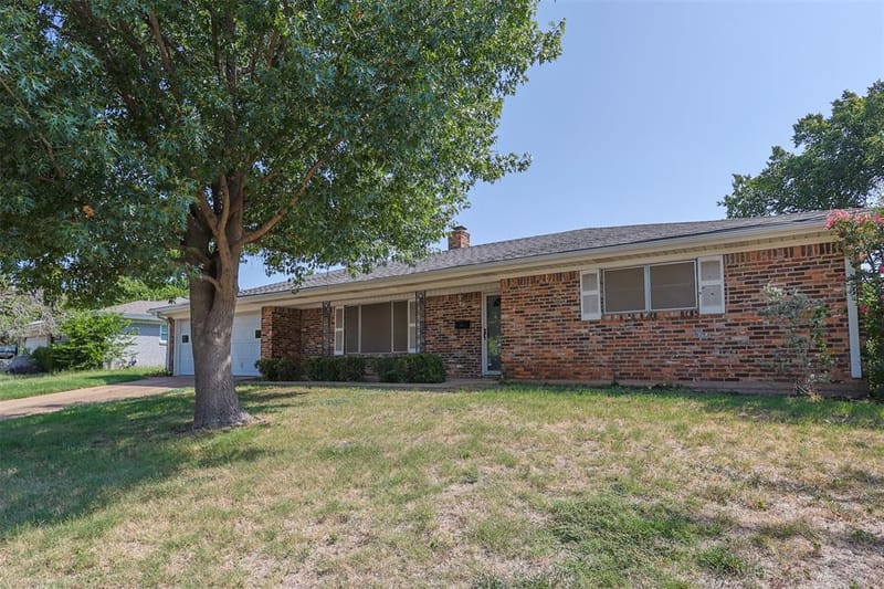 7601 Trimble Drive, Fort Worth TX 76134 - Photo 2