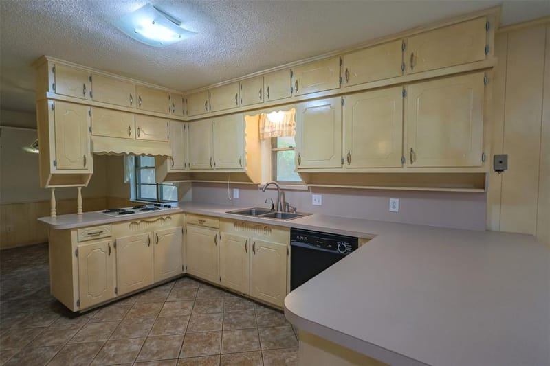 7601 Trimble Drive, Fort Worth TX 76134 - Photo 9