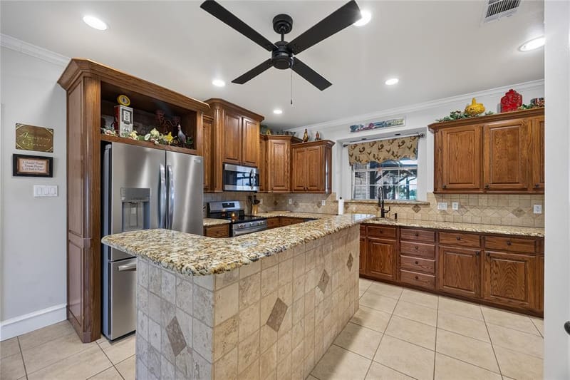 1354 Shadow Lakes Drive, Wills Point TX 75169 - Photo 7