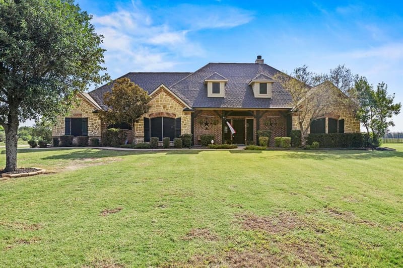1354 Shadow Lakes Drive, Wills Point TX 75169
