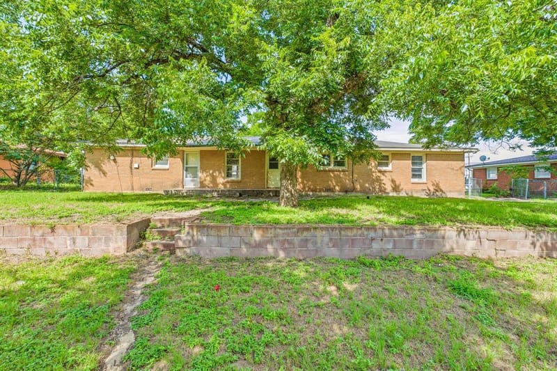 594 N Harbin Drive, Stephenville TX 76401 - Photo 5