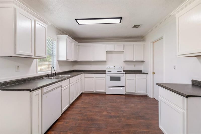 5437 New Castleton Lane, Fort Worth TX 76135 - Photo 13