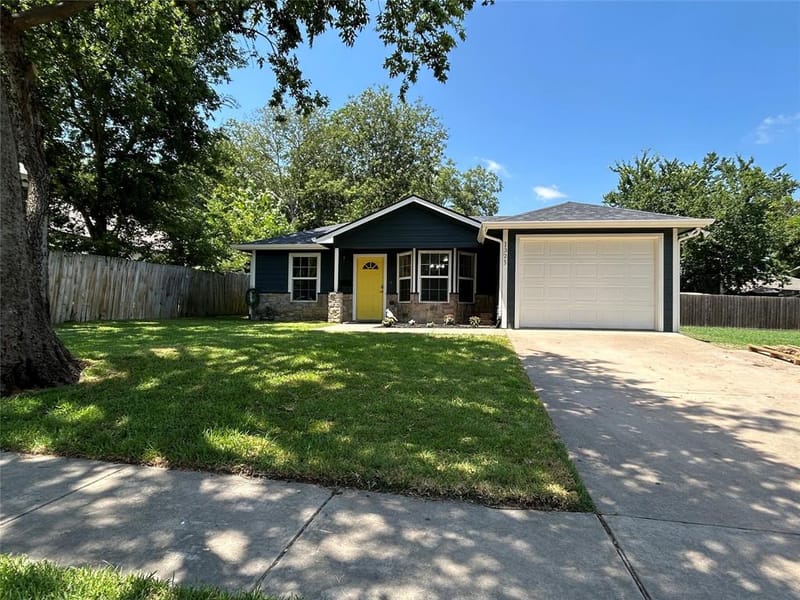 1325 E Jones Street, Sherman TX 75090