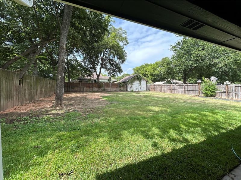 1325 E Jones Street, Sherman TX 75090 - Photo 14