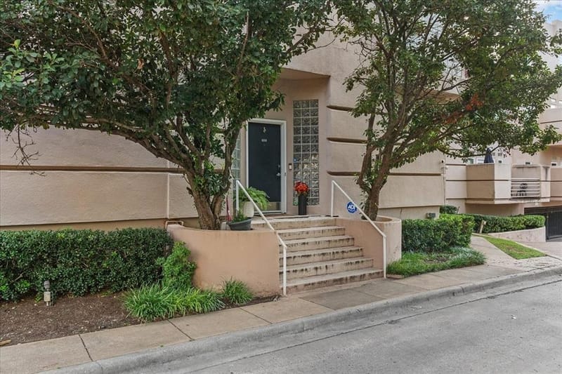 4040 Avondale Avenue # 405, Dallas TX 75219 - Photo 3