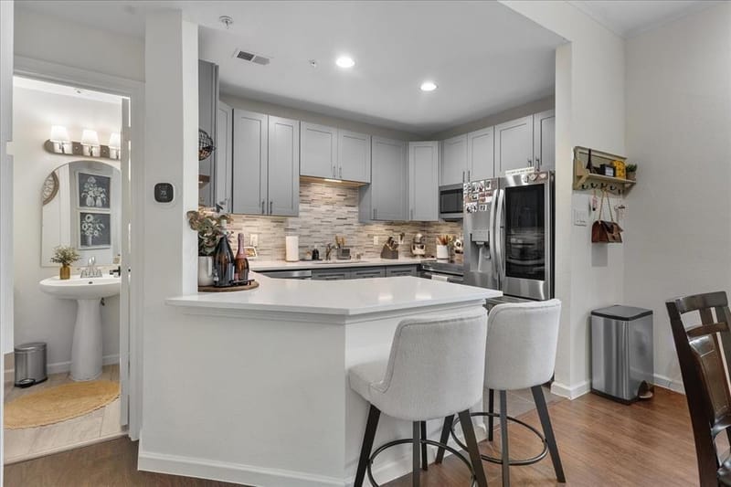 4040 Avondale Avenue # 405, Dallas TX 75219 - Photo 8