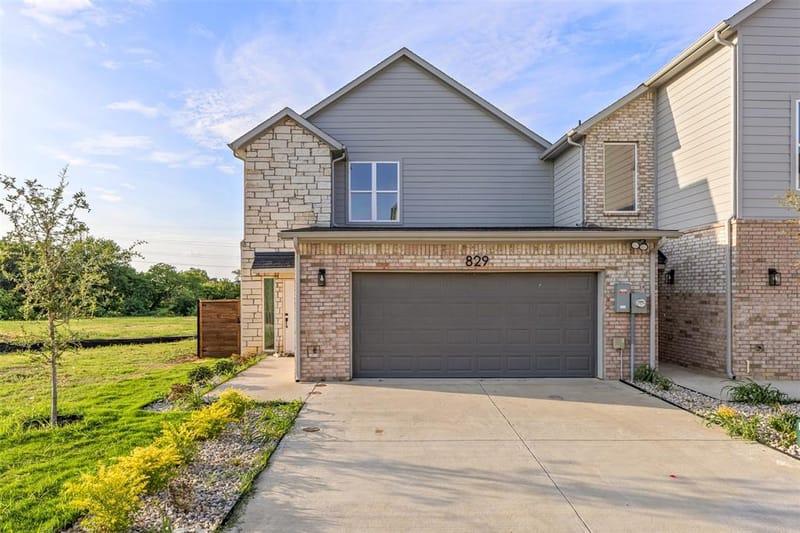 829 Premier Parkway, Grand Prairie TX 75051