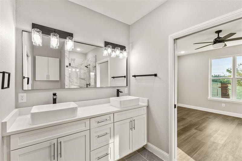 829 Premier Parkway, Grand Prairie TX 75051 - Photo 9