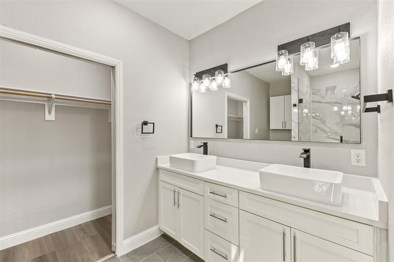 829 Premier Parkway, Grand Prairie TX 75051 - Photo 10