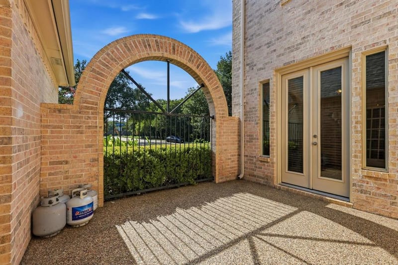 728 Castle Creek Drive, Coppell TX 75019 - Photo 6
