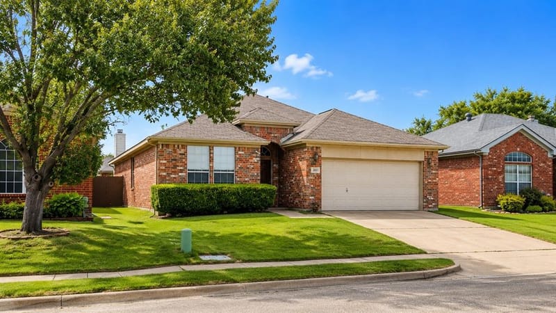 13521 Ponderosa Ranch Road, Fort Worth TX 76262 - Photo 2
