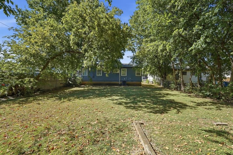 2212 Lea Crest Drive, Dallas TX 75216 - Photo 32