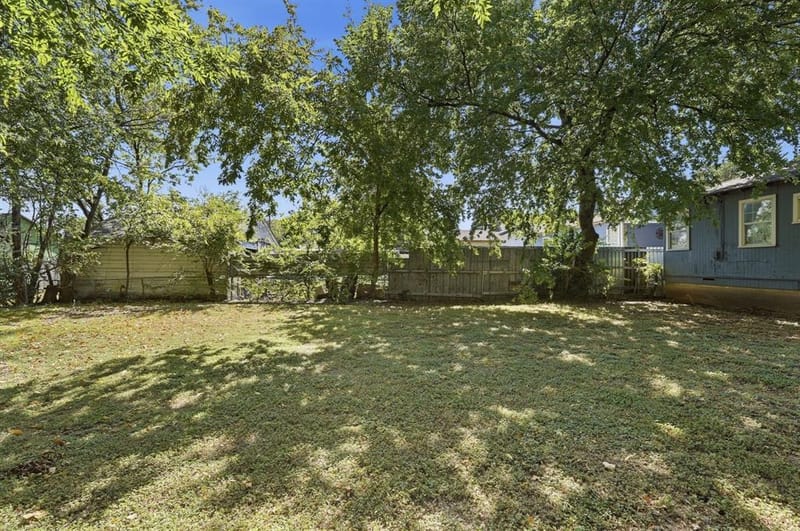 2212 Lea Crest Drive, Dallas TX 75216 - Photo 31