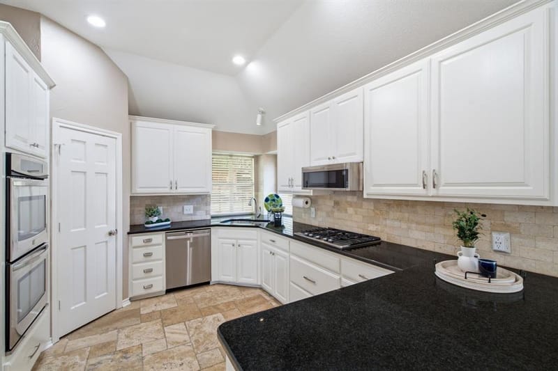 8417 Castle Creek Road, North Richland Hills TX 76182 - Photo 16