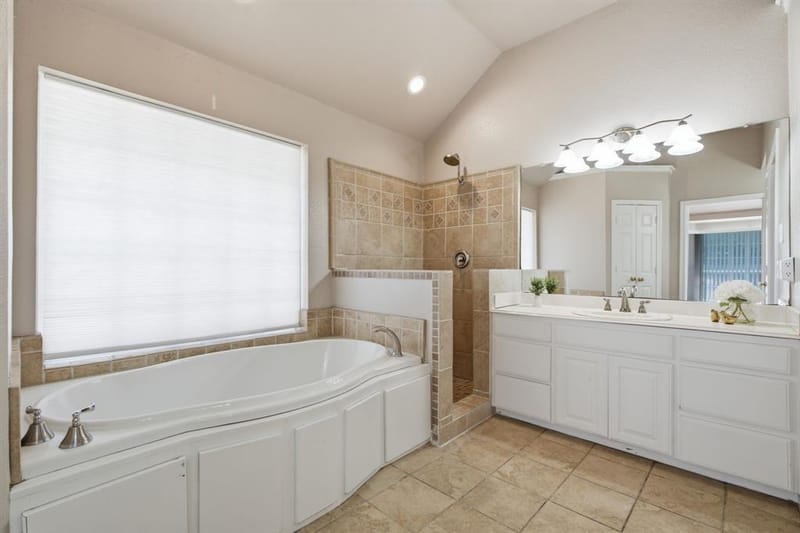 8417 Castle Creek Road, North Richland Hills TX 76182 - Photo 30