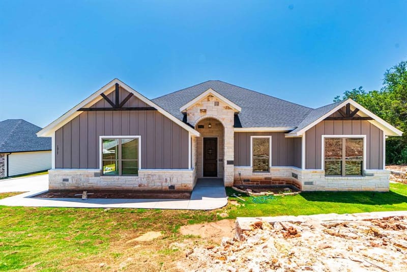1017 Mojave Trail, Granbury TX 76048