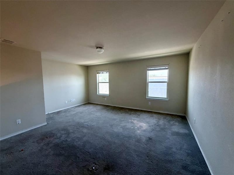 5509 Thunder Bay Drive, Fort Worth TX 76119 - Photo 6