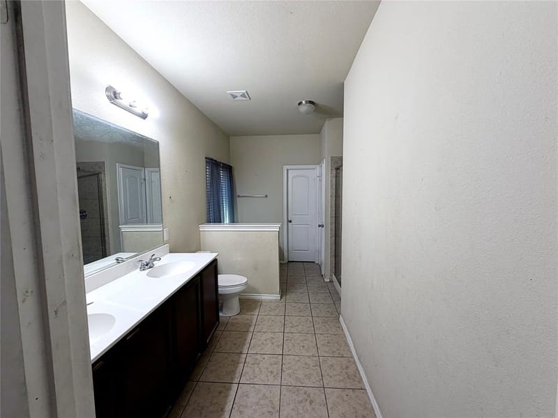 5509 Thunder Bay Drive, Fort Worth TX 76119 - Photo 5
