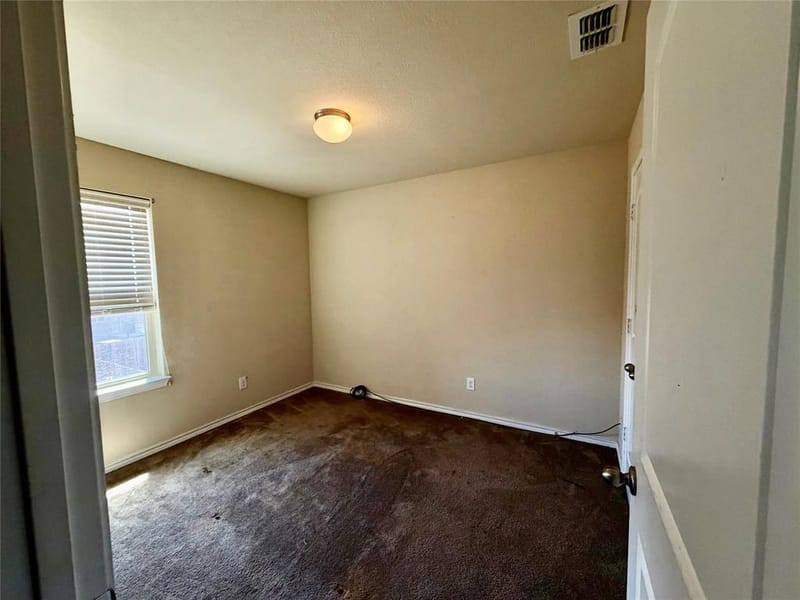 5509 Thunder Bay Drive, Fort Worth TX 76119 - Photo 9