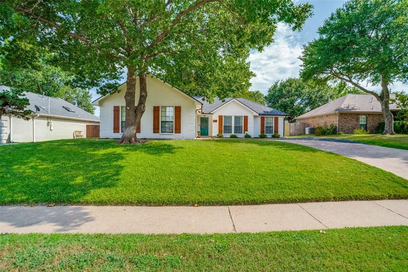 8201 Christie Drive, Frisco TX 75033 - Photo 2