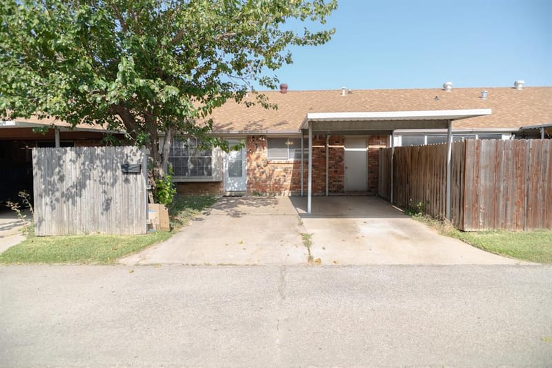 27 W Townhouse Lane, Grand Prairie TX 75052 - Photo 23