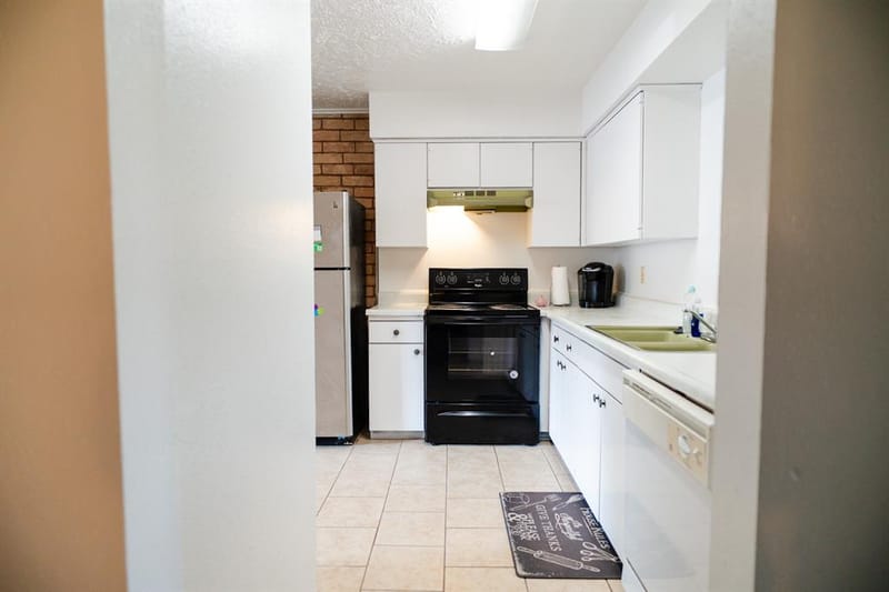 27 W Townhouse Lane, Grand Prairie TX 75052 - Photo 6