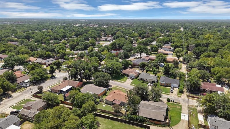 8533 Blossom Lane, Dallas TX 75227 - Photo 7