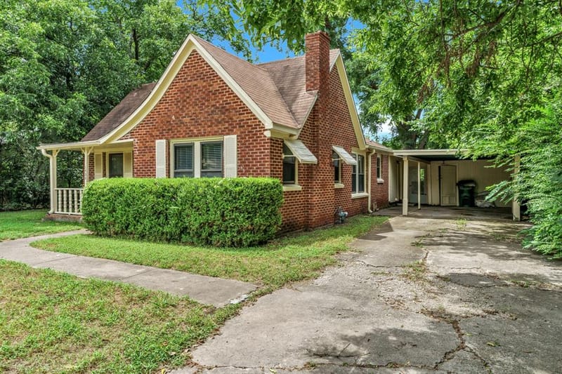 1404 E Tennie Street, Gainesville TX 76240