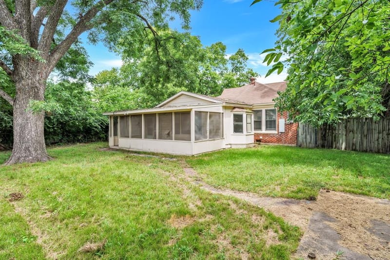 1404 E Tennie Street, Gainesville TX 76240 - Photo 14
