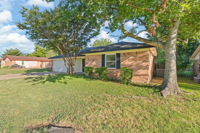 1206 Hemphill Drive, Cleburne TX 76033 - Photo 3