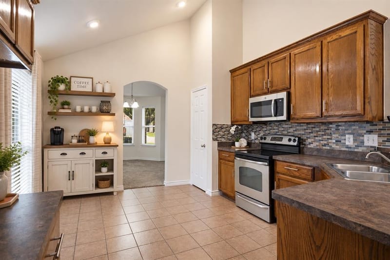 5828 Pearl Oyster Lane, Fort Worth TX 76179 - Photo 6