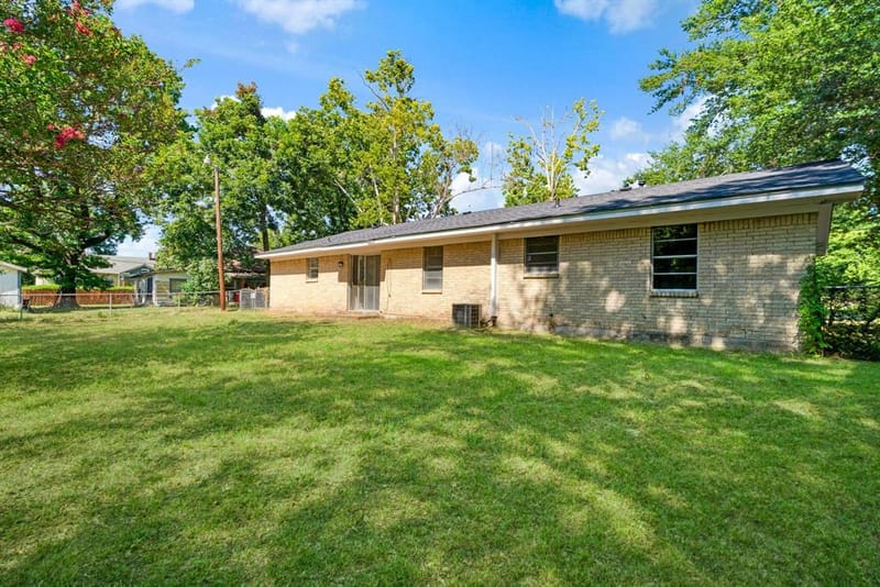 351 NE 6th, Paris TX 75460 - Photo 13