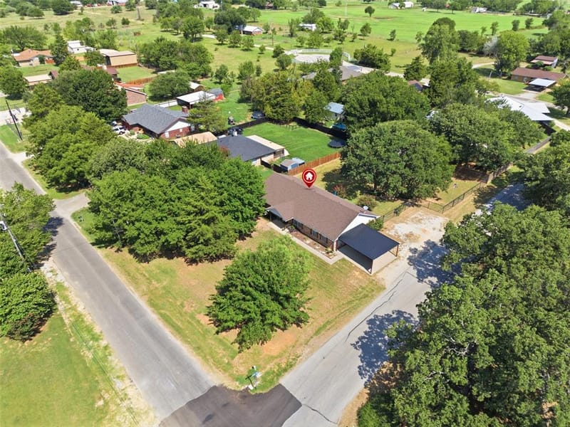 1115 E 6th Street, Springtown TX 76082 - Photo 36