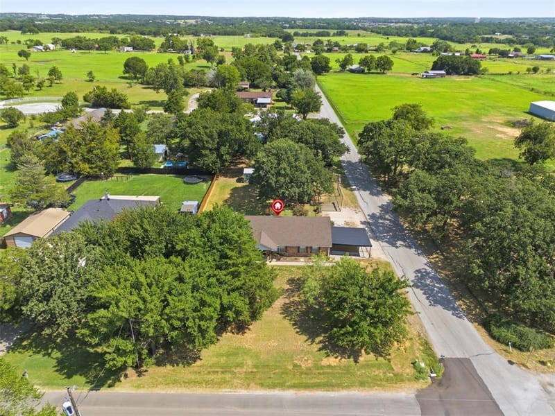 1115 E 6th Street, Springtown TX 76082 - Photo 35