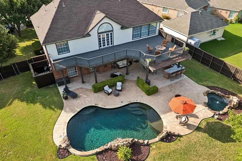 2713 Greenview Drive, McKinney TX 75072 - Photo 2