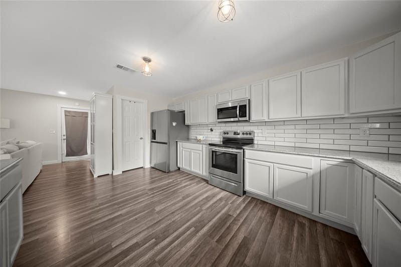 3535 Virginia Boulevard, Dallas TX 75211 - Photo 11