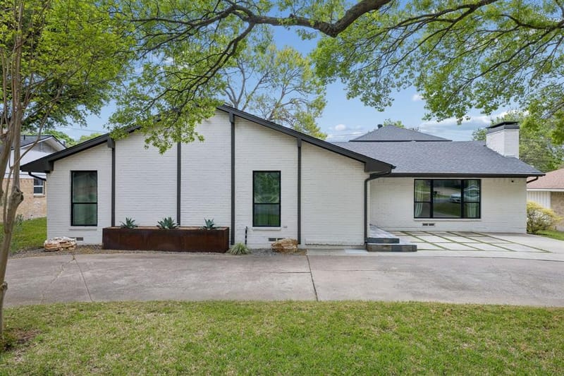13726 Peyton Drive, Dallas TX 75240 - Photo 4