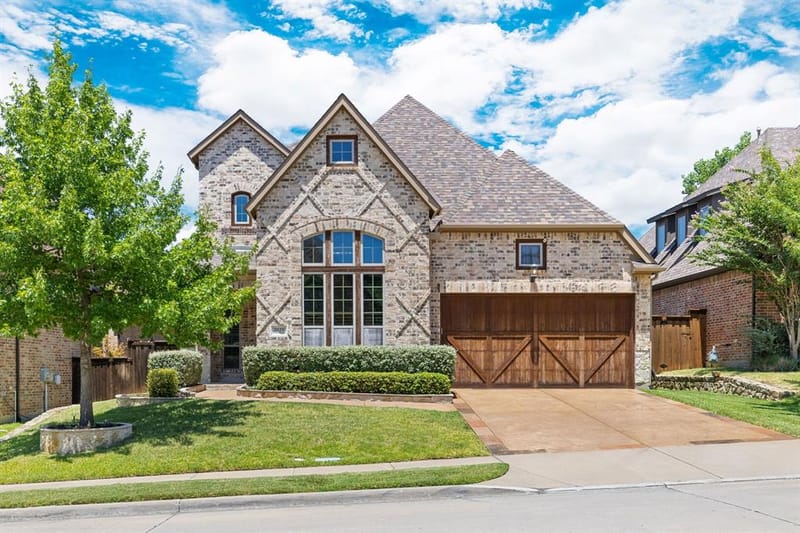2029 N Hill Drive, Irving TX 75038