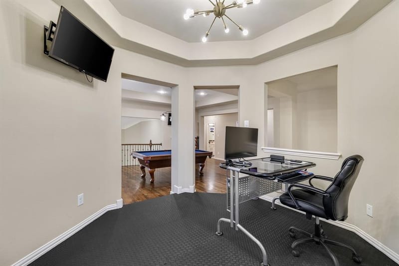 2029 N Hill Drive, Irving TX 75038 - Photo 37