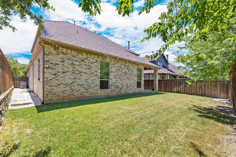 2029 N Hill Drive, Irving TX 75038 - Photo 40
