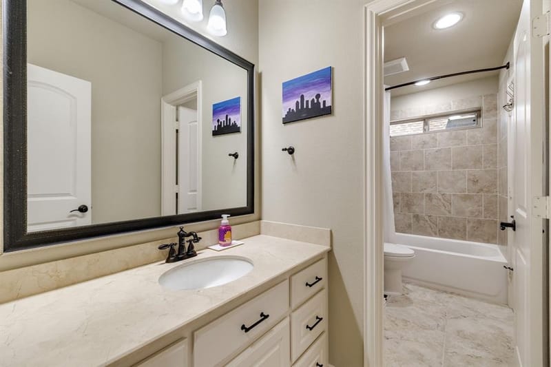 2029 N Hill Drive, Irving TX 75038 - Photo 35