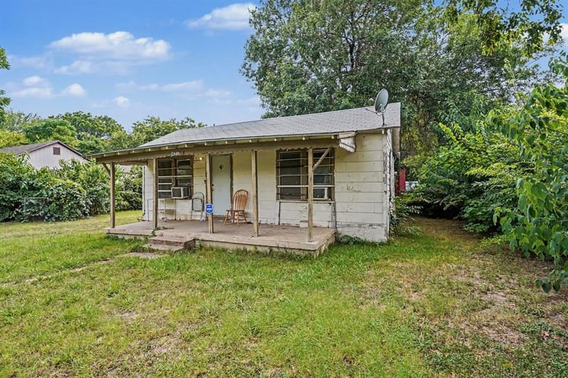 4212 Brady Drive, Fort Worth TX 76119 - Photo 2