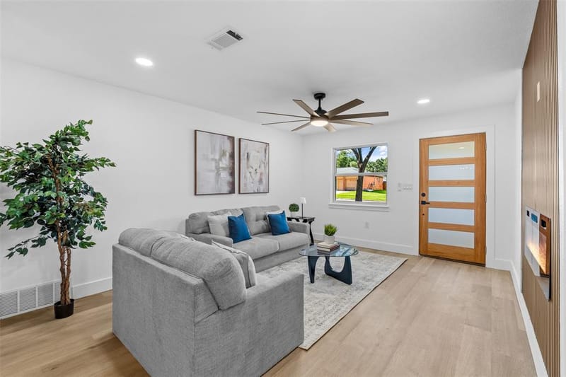 3035 Mark Twain Drive, Farmers Branch TX 75234 - Photo 6