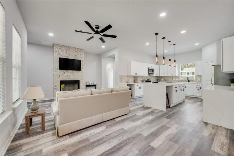 4212 Balch Drive, Dallas TX 75216 - Photo 2