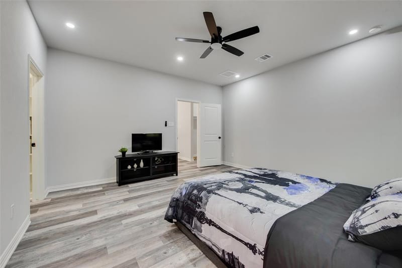 4212 Balch Drive, Dallas TX 75216 - Photo 9