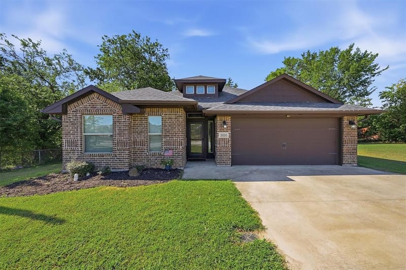 3020 W Loy Lake Road, Denison TX 75020