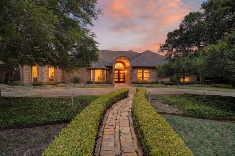 10101 Bridgegate Lane, Dallas TX 75243