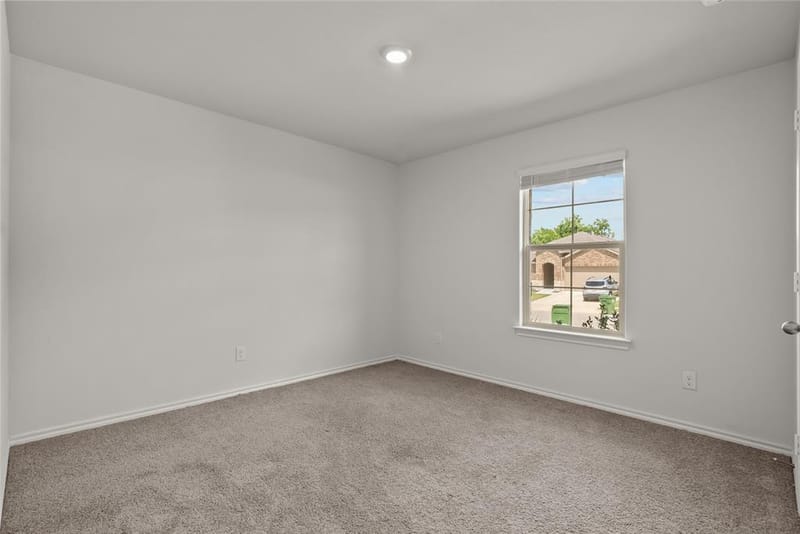 549 Bronze Circle E, Springtown TX 76082 - Photo 18