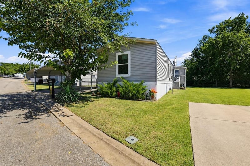 128 Valerie Lane, Sherman TX 75092 - Photo 6